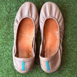 Tieks by Gavrieli Taupe Womens Ballet Flats